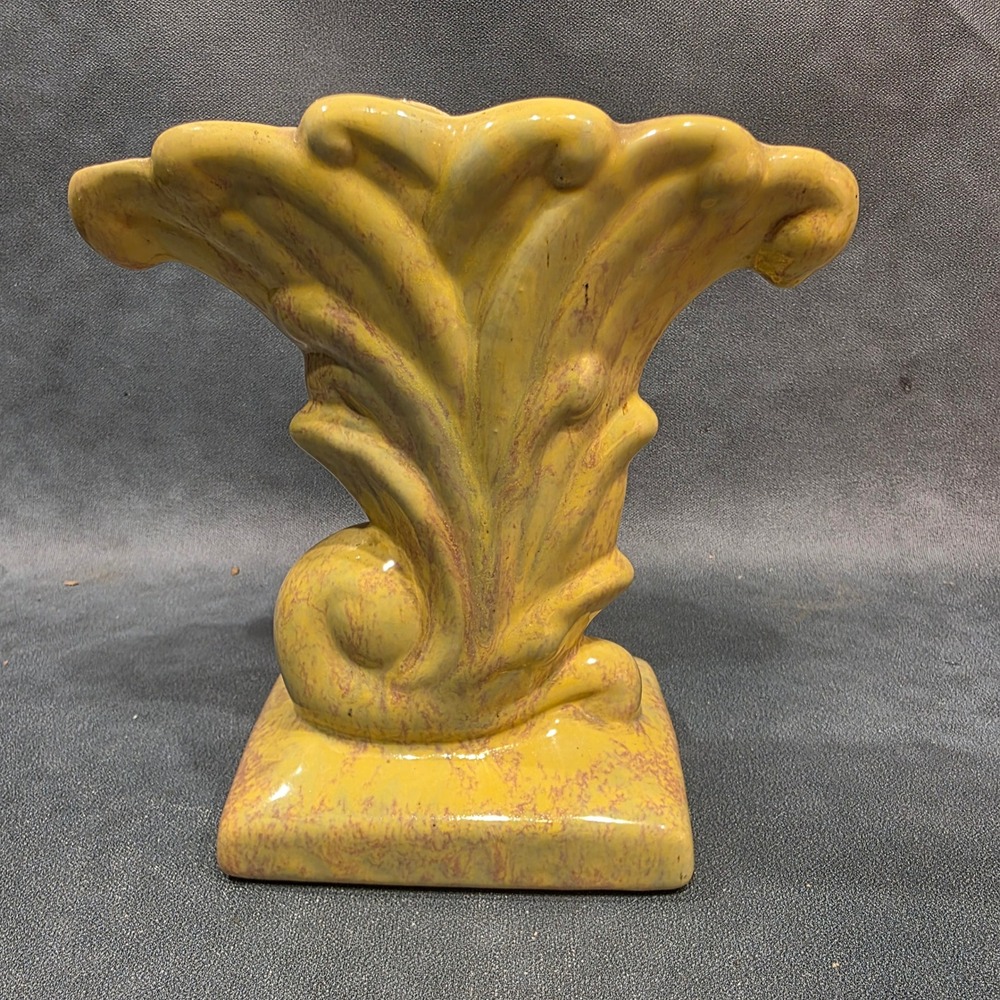 Vintage McCoy Pottery Yellow Pink Speckled Fan Vase Acanthus Leaf Cornucopia 7in